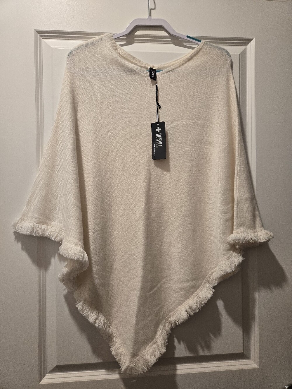 NWT BERYLL Ivory Cashmere Fringed Poncho‎